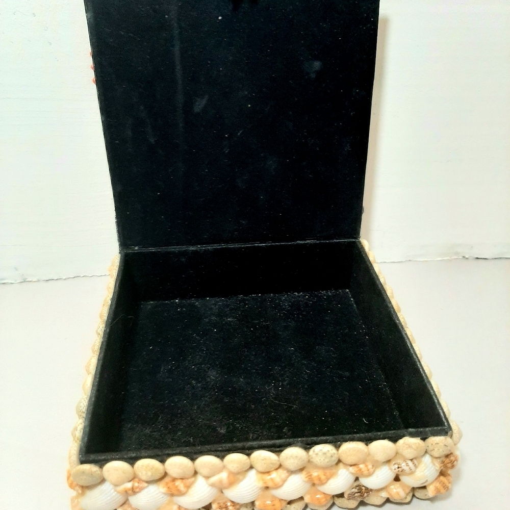 Seashell Decor Box Perfect Condition. - Picture 2 of 7
